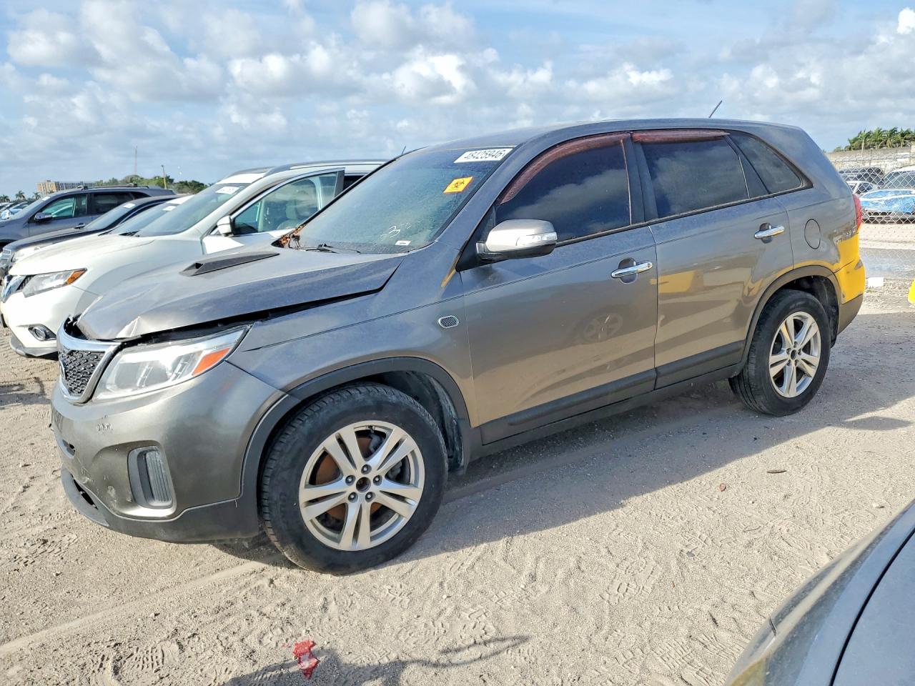 Salvage Kia Sorento Image