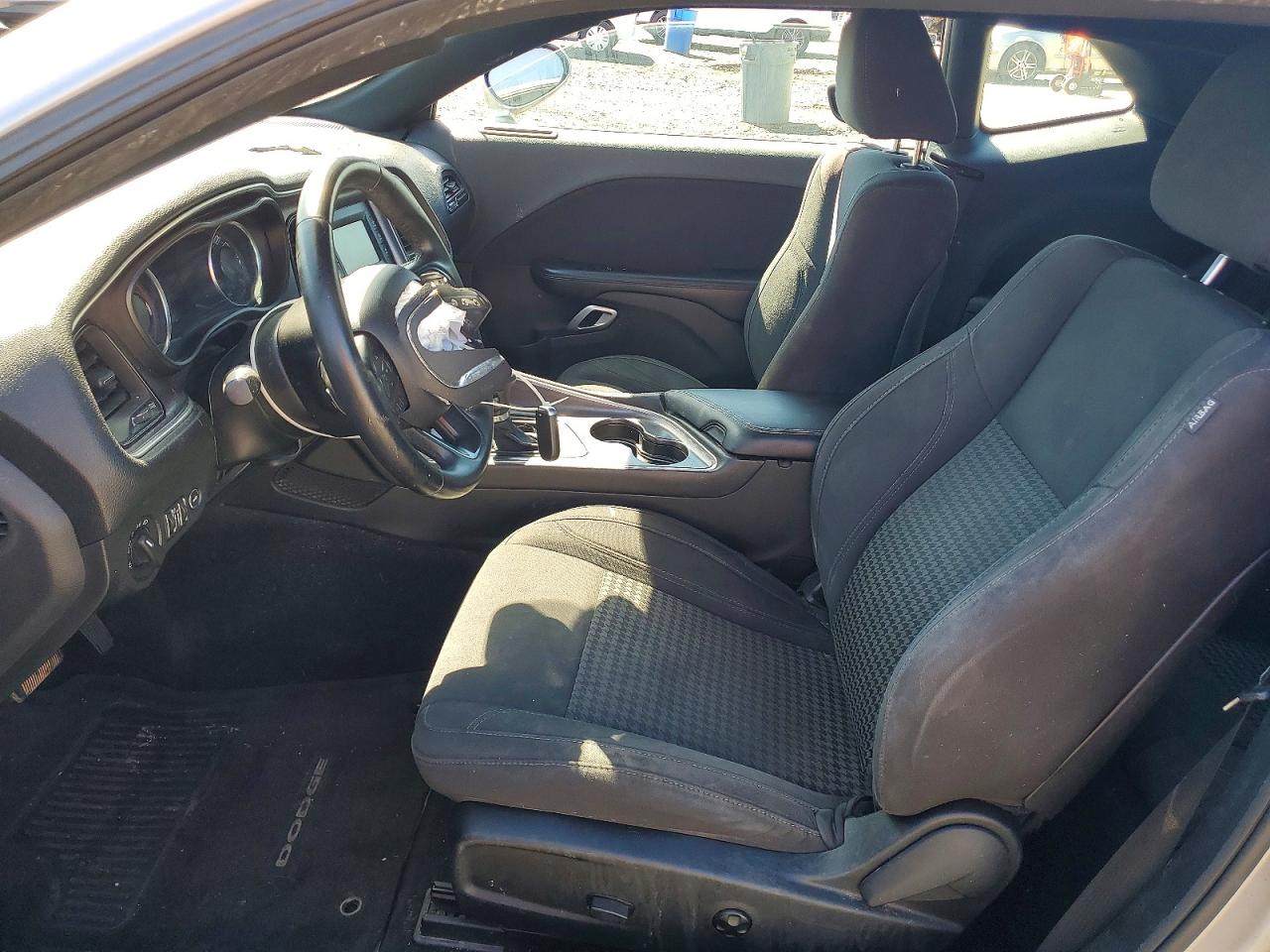 Dodge Challenger Sxt