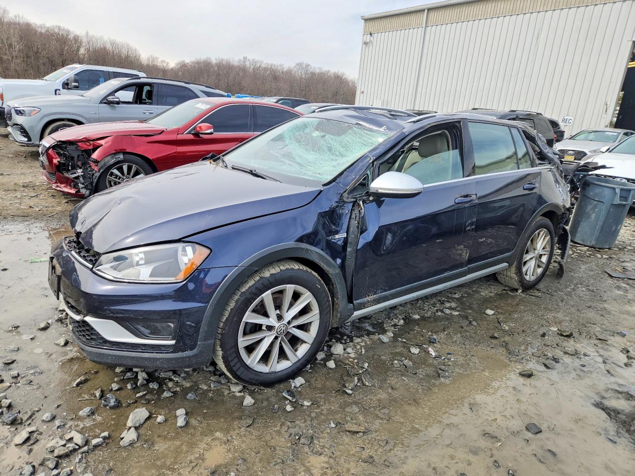Salvage Volkswagen Golf Image
