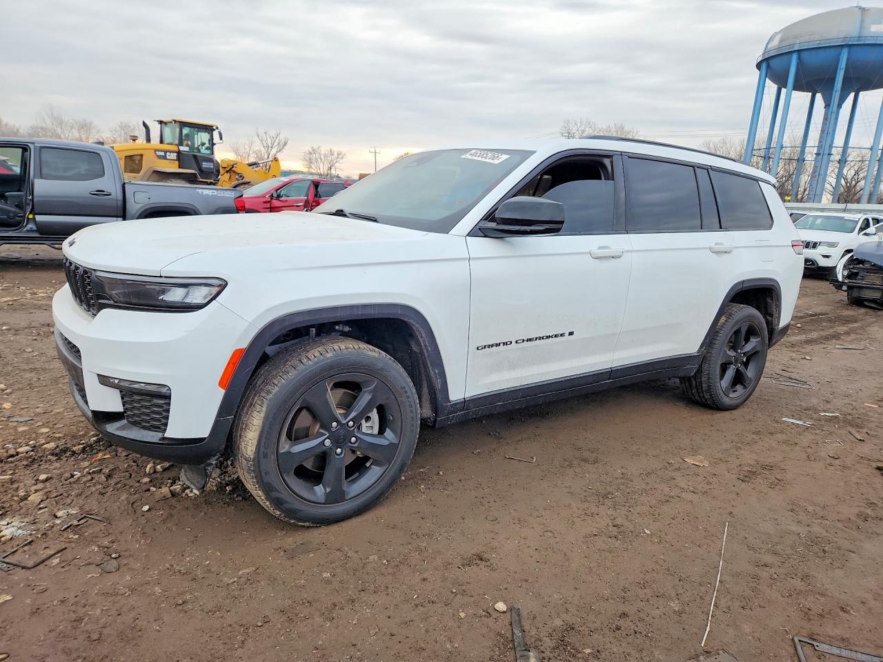 Salvage Jeep Cherokee Image
