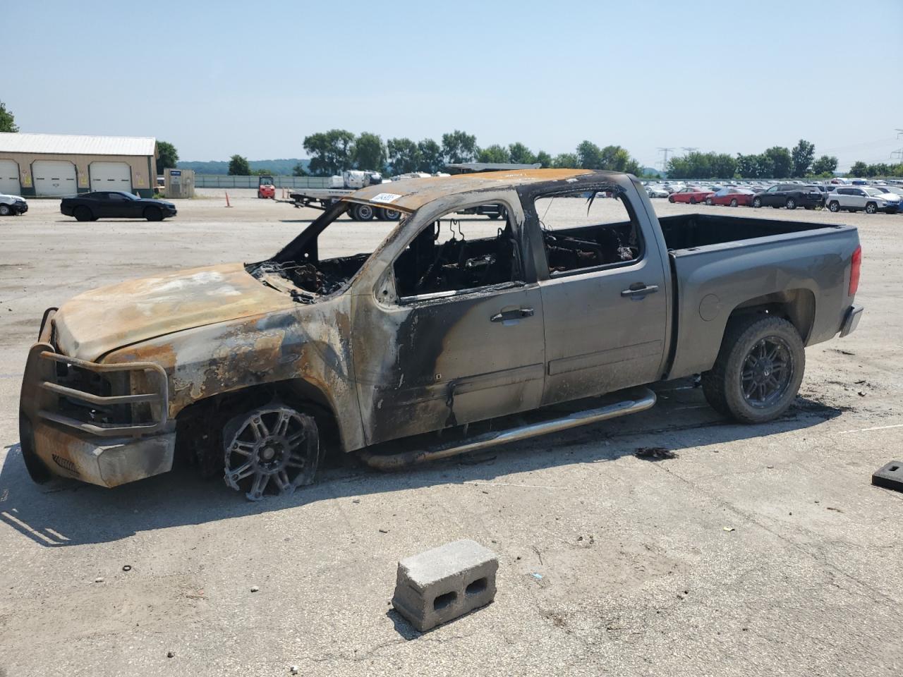 Salvage Chevrolet Silverado Image