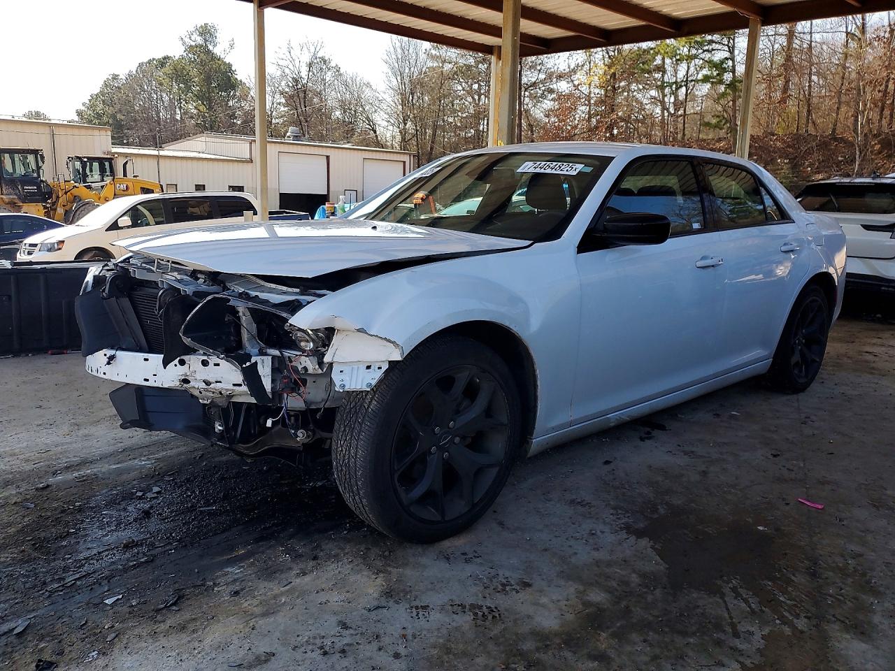 Salvage Chrysler 300 Image