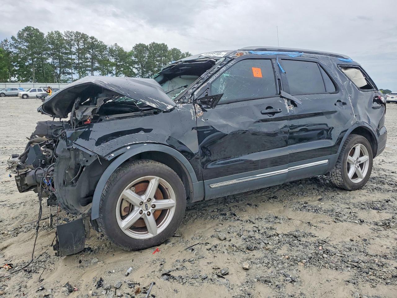 Salvage Ford Explorer Image