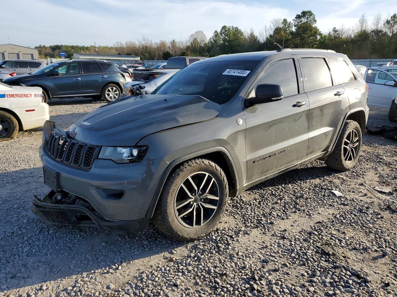 Salvage Jeep Cherokee Image