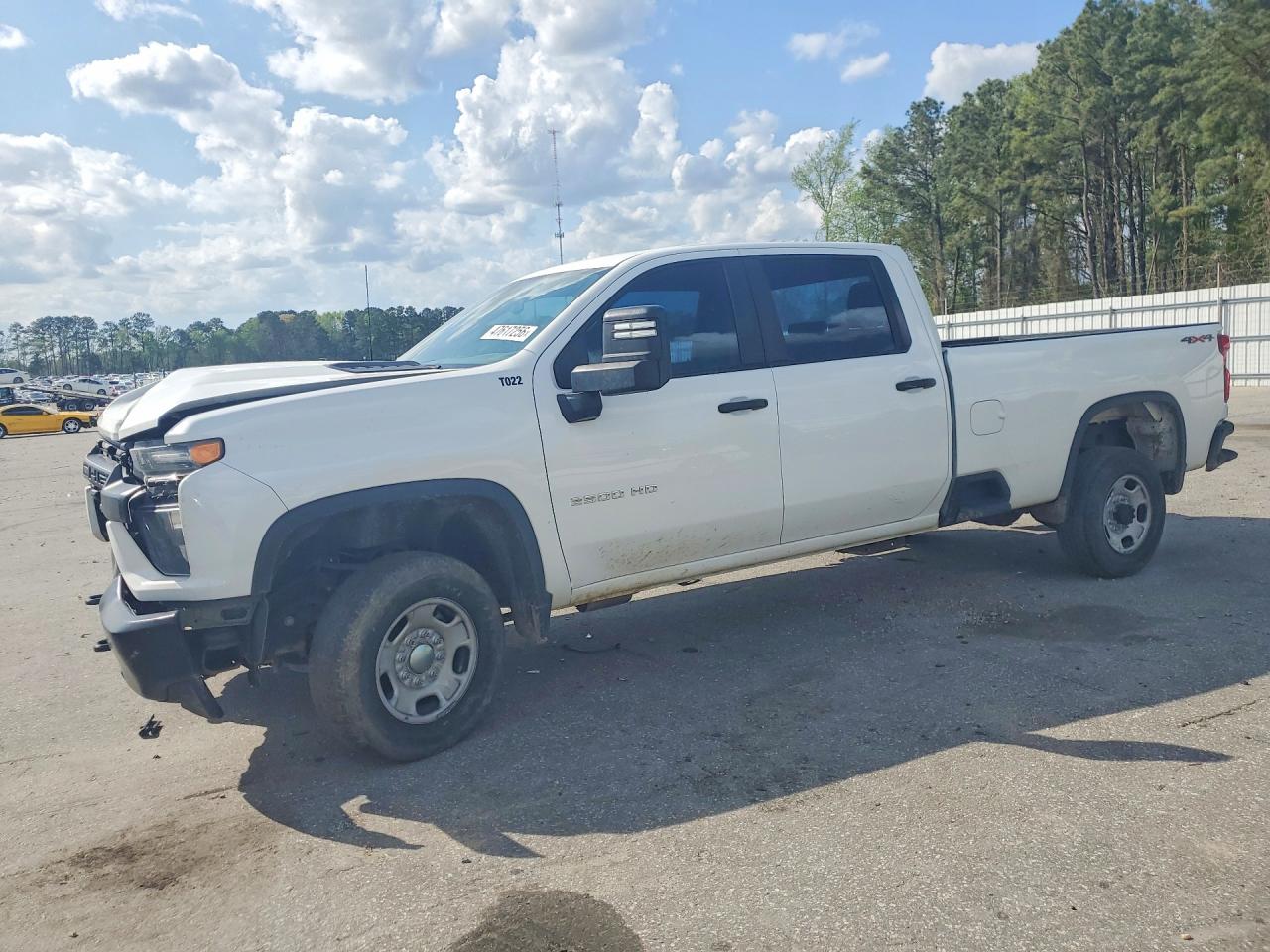 Salvage Chevrolet Silverado Image