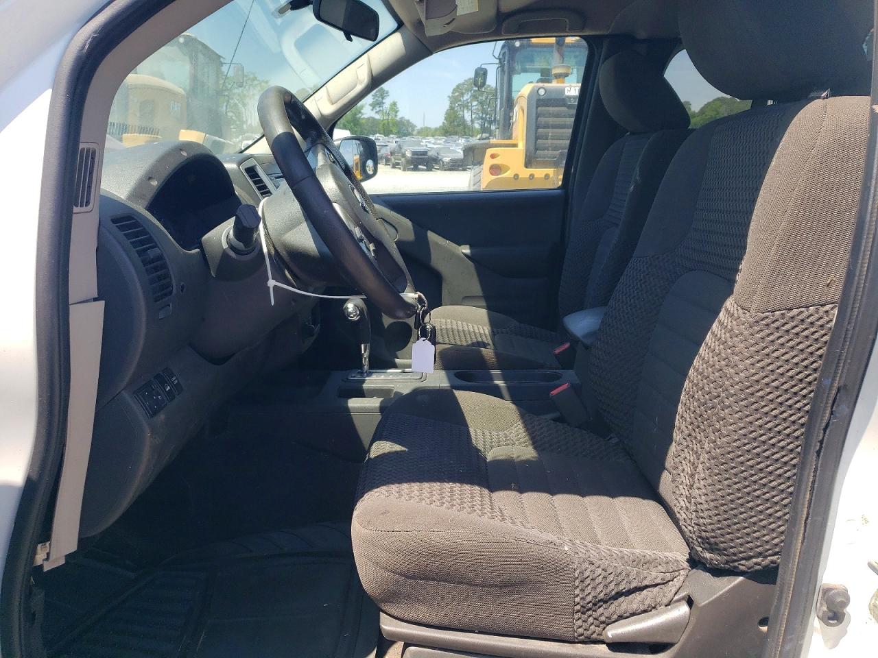 Nissan Frontier Sv V6