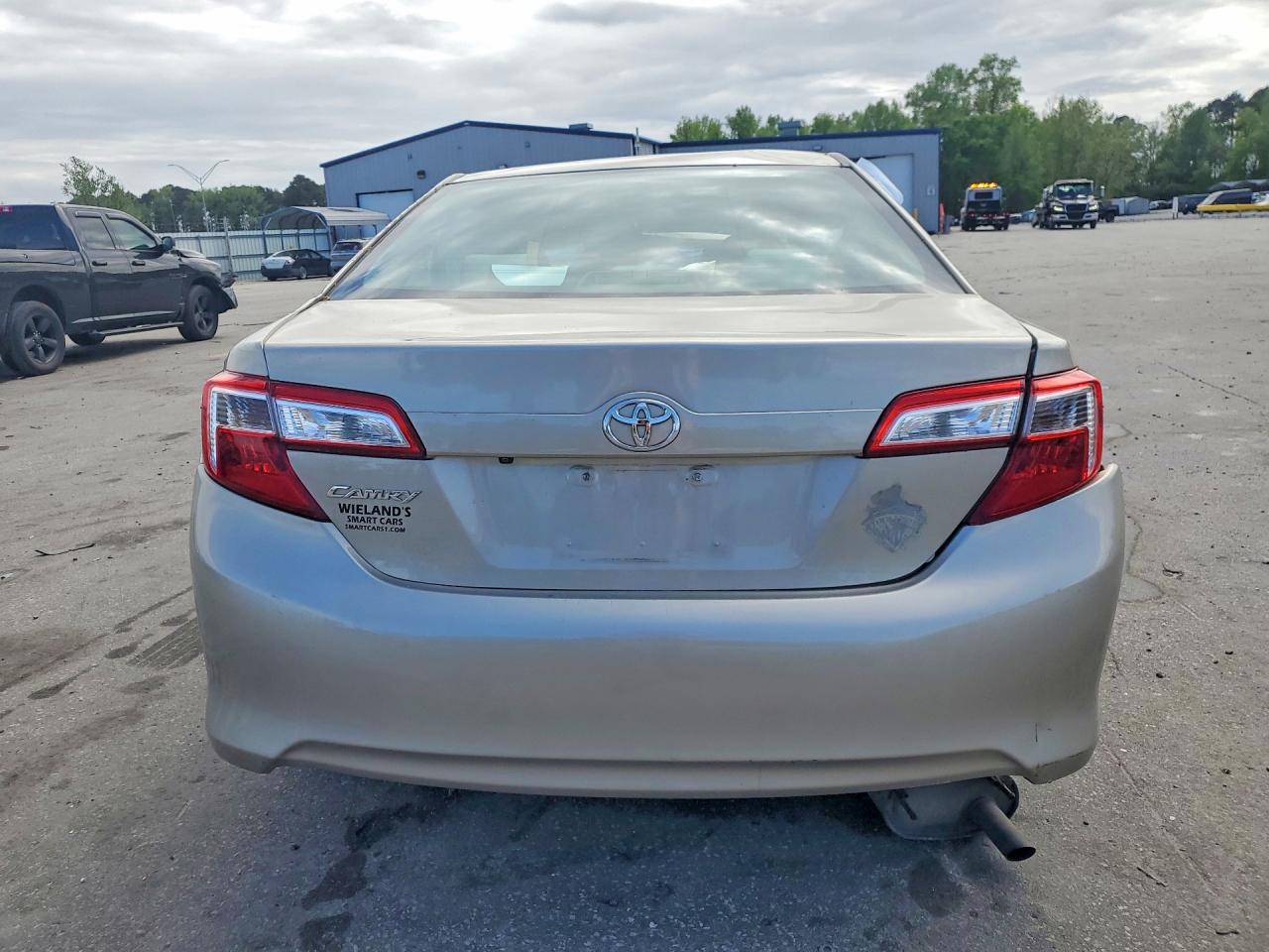 Toyota Camry L