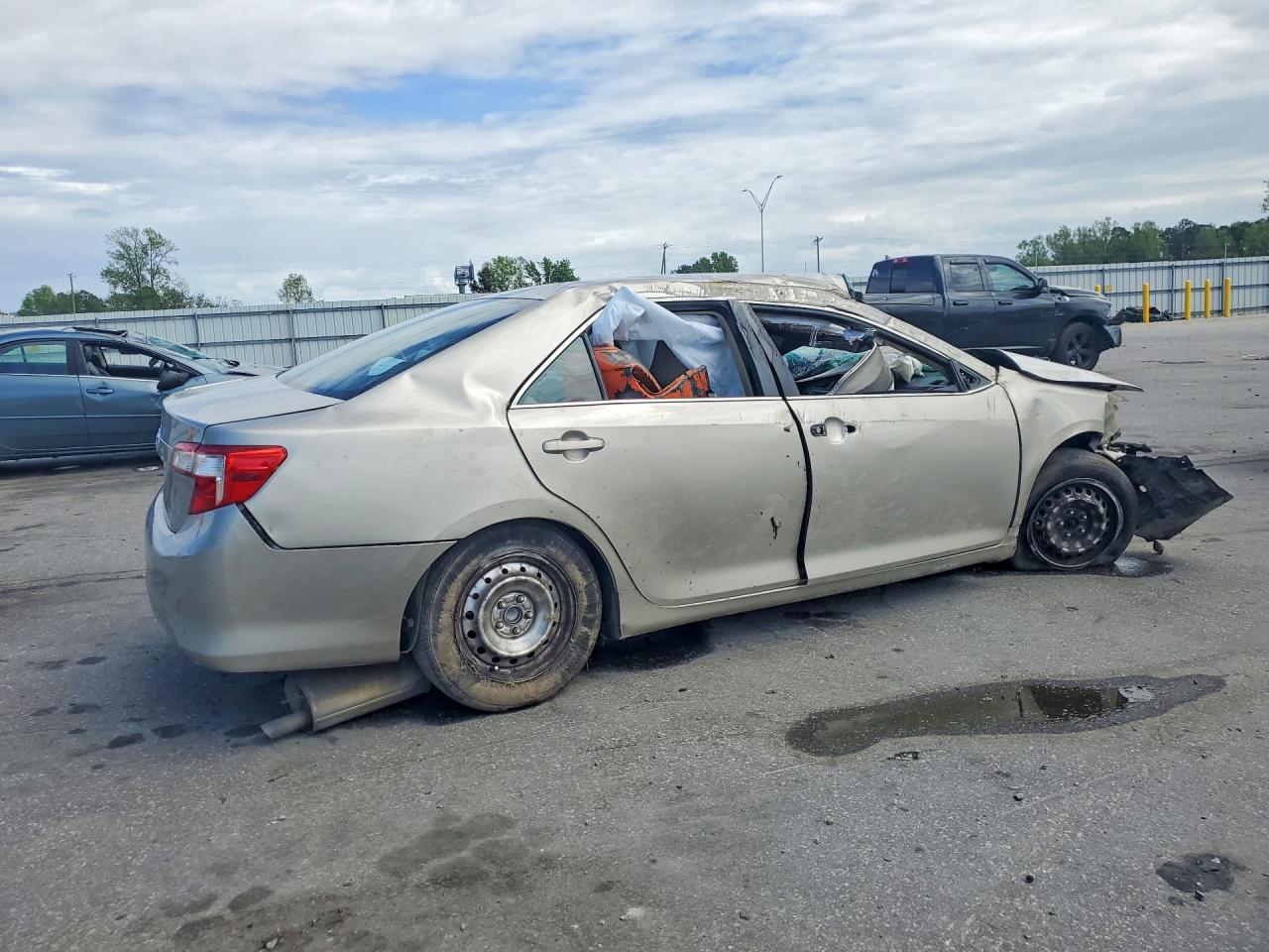 Toyota Camry L