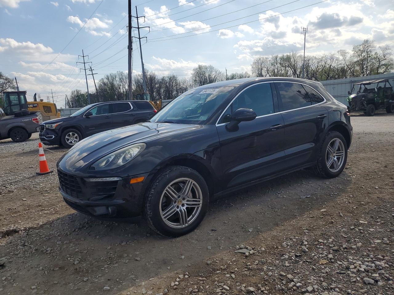 Salvage Porsche Macan Image
