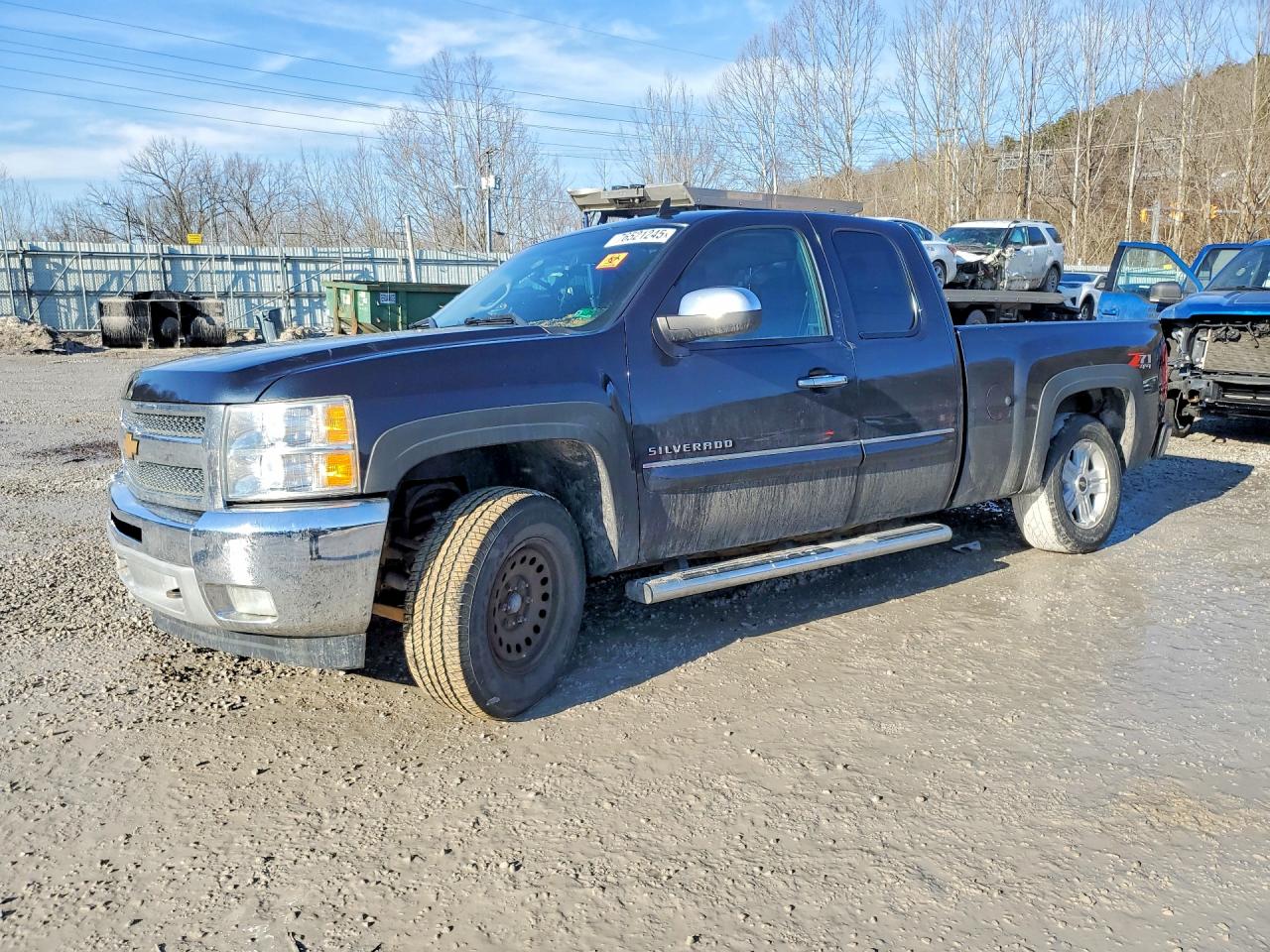Salvage Chevrolet Silverado Image