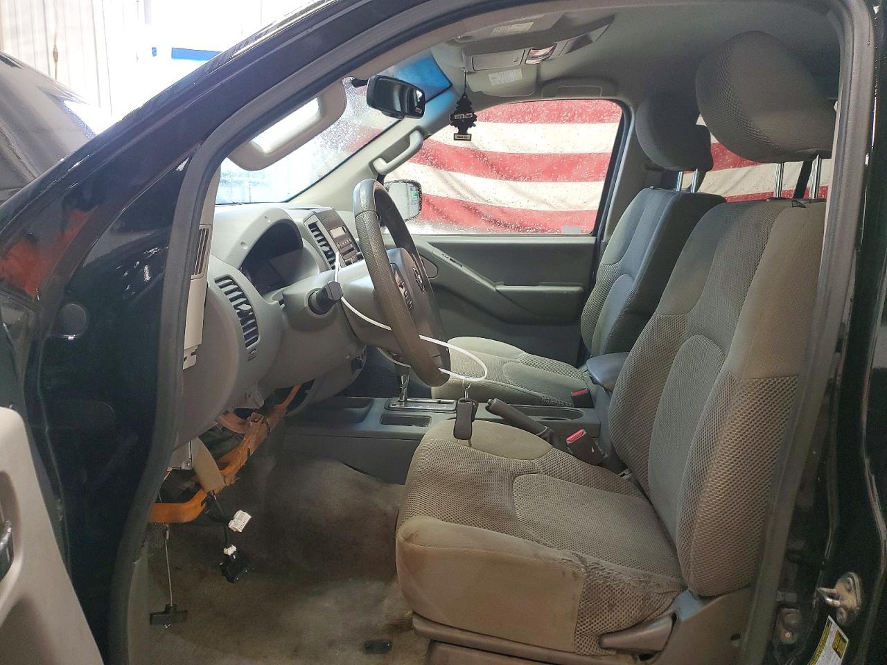 Nissan Frontier S