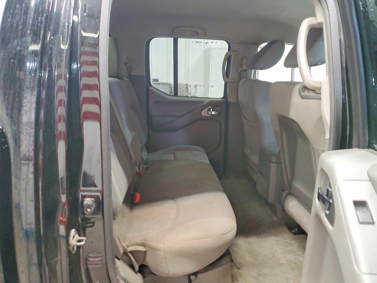 Nissan Frontier S