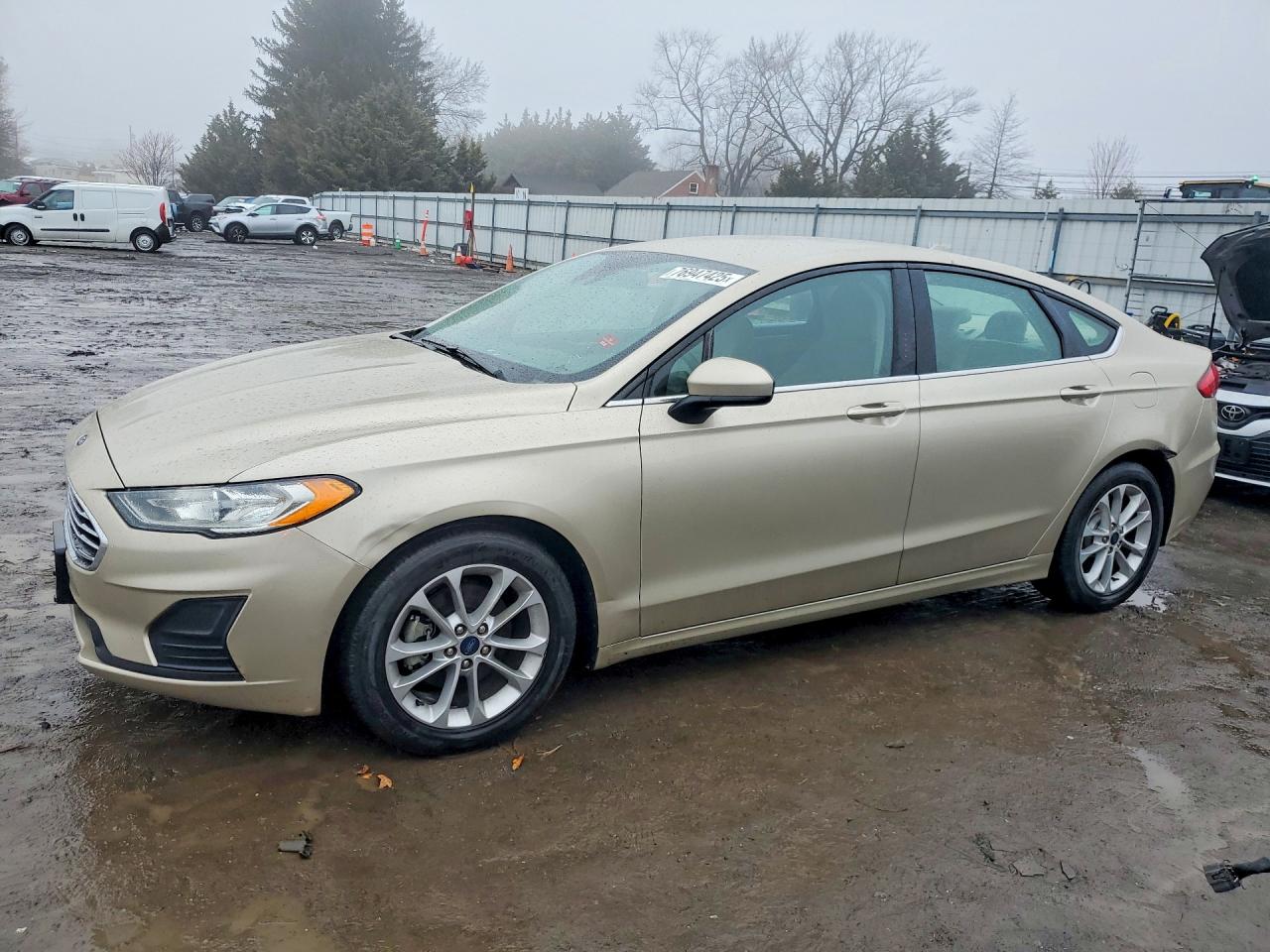 Salvage Ford Fusion Image