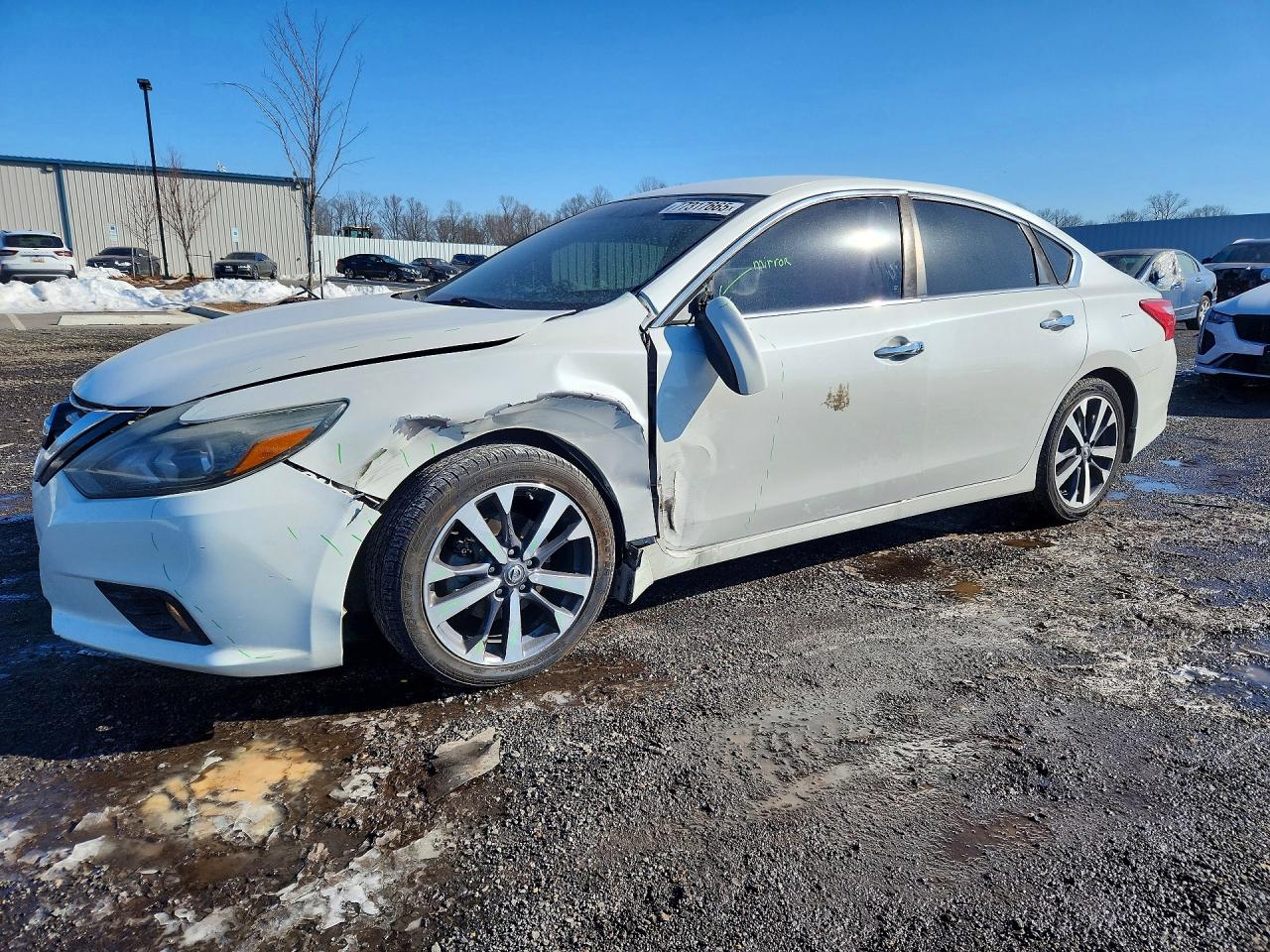 Salvage Nissan Altima Image