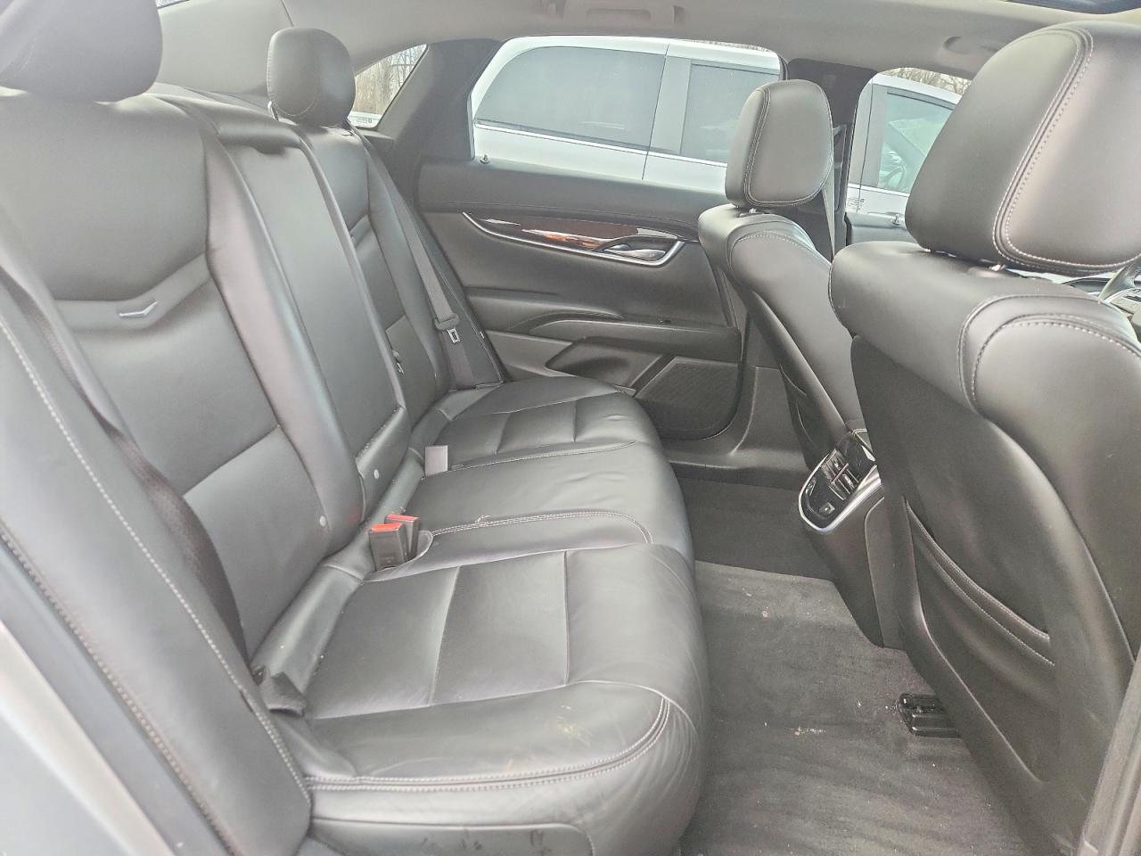 Cadillac XTS Luxury Collection