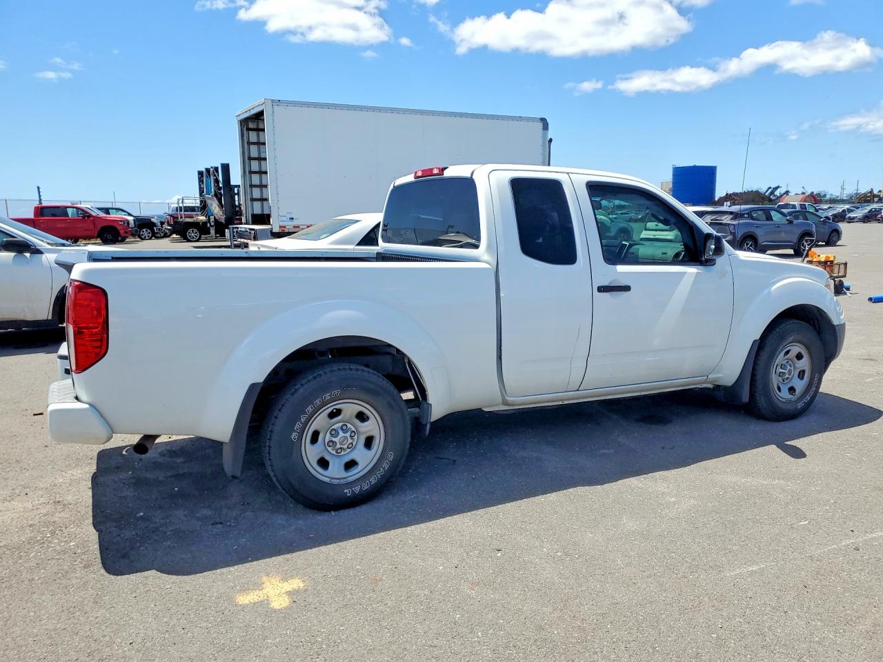 Nissan Frontier S