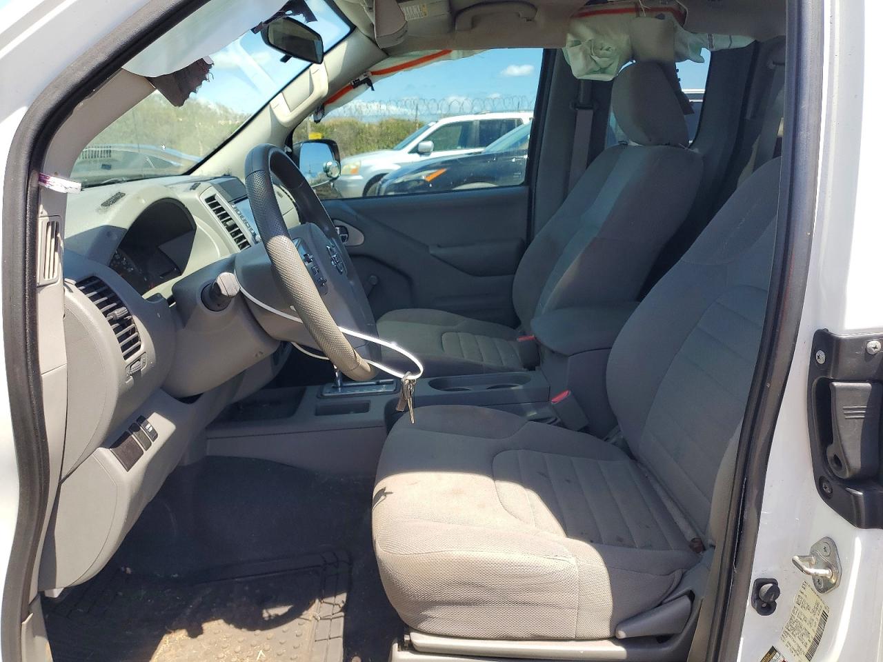 Nissan Frontier S