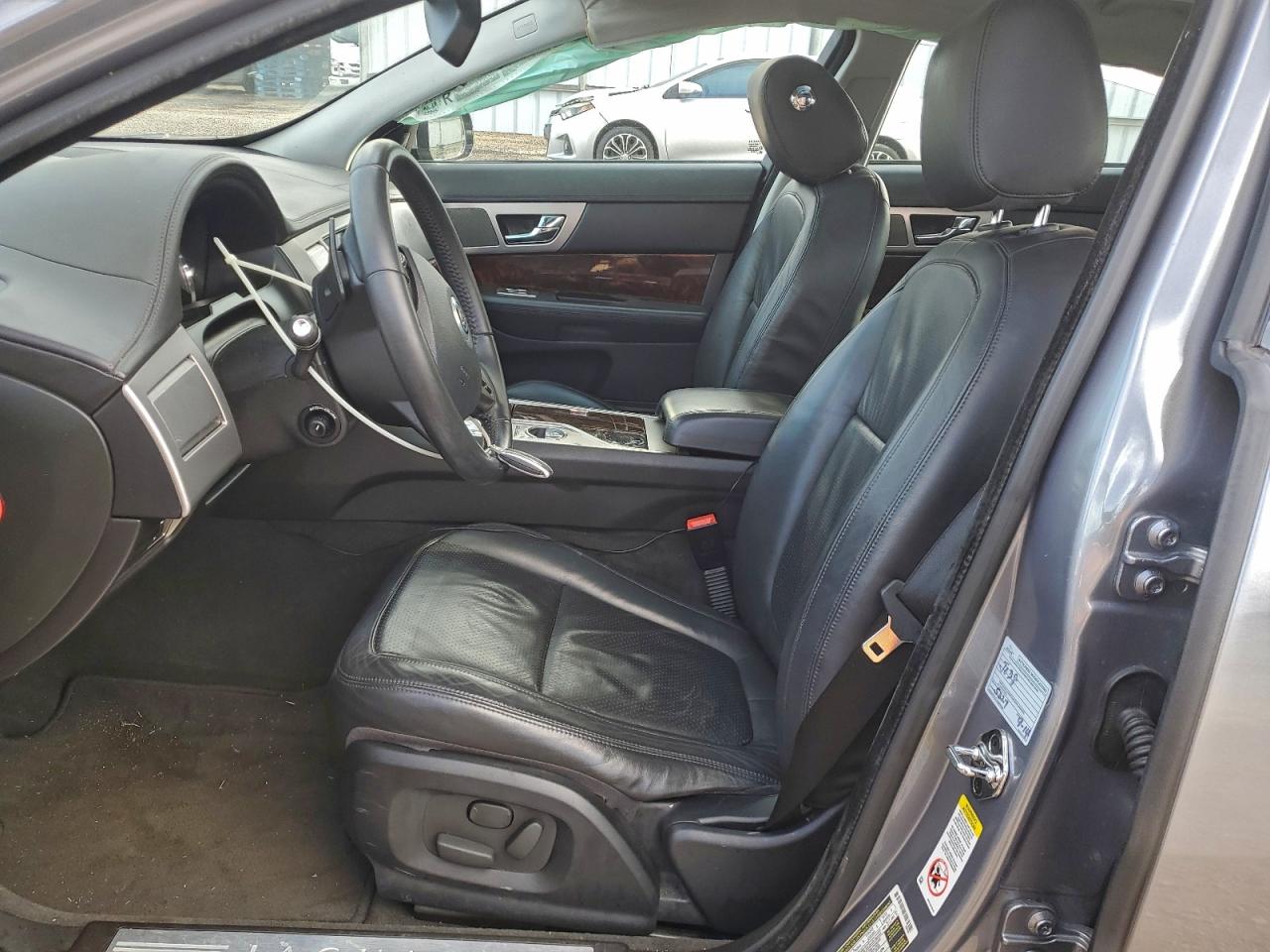 Jaguar XF Premium