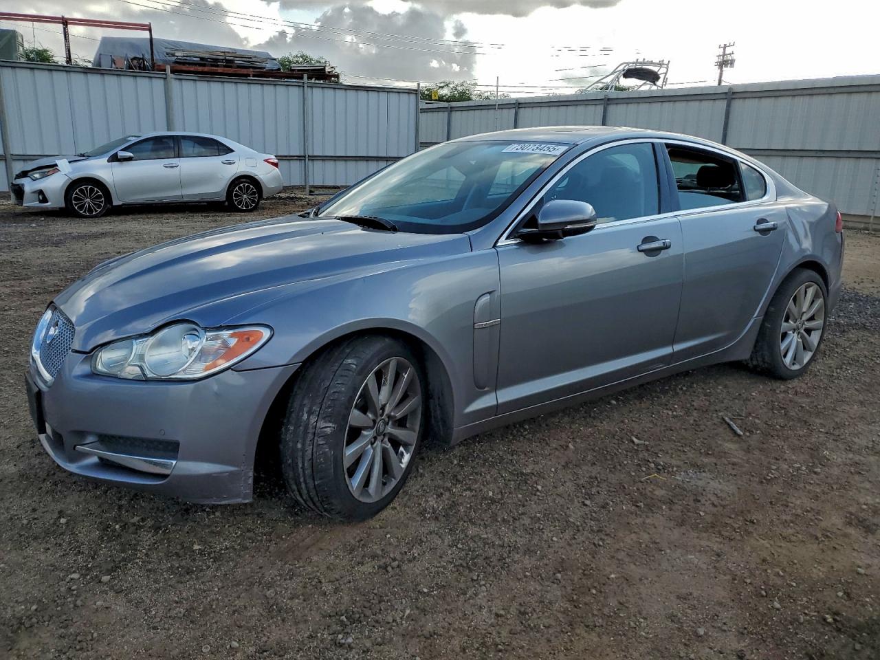 Salvage Jaguar XF Image