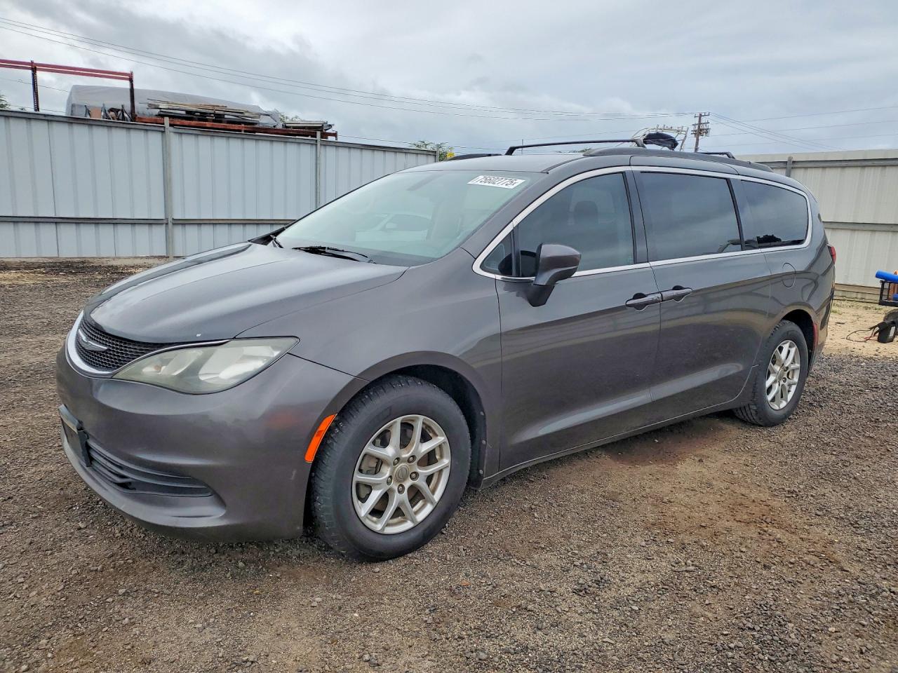 Salvage Chrysler Pacifica Image