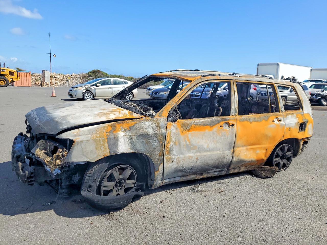 Salvage Toyota Highlander Image