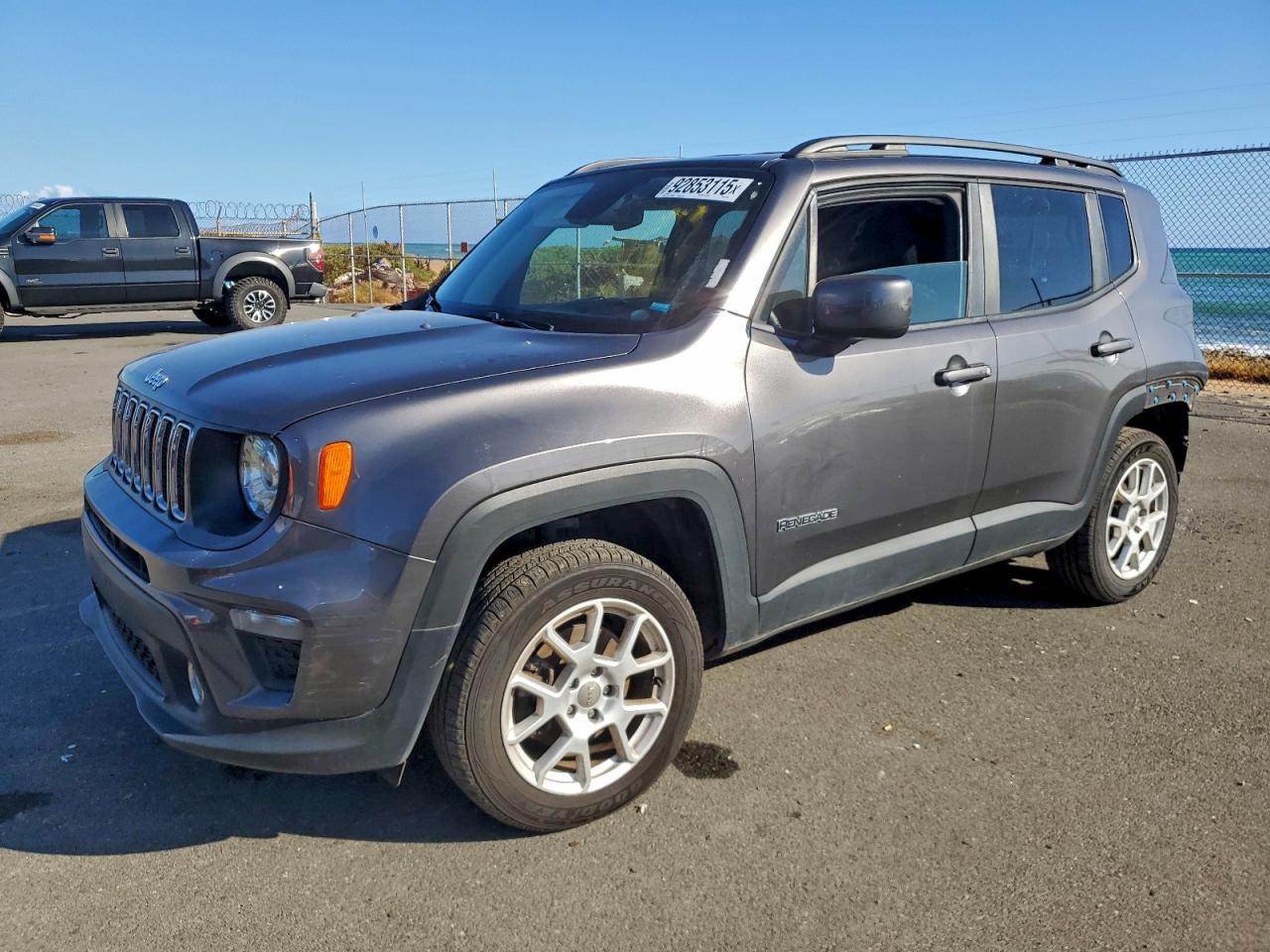 Salvage Jeep Renegade Image