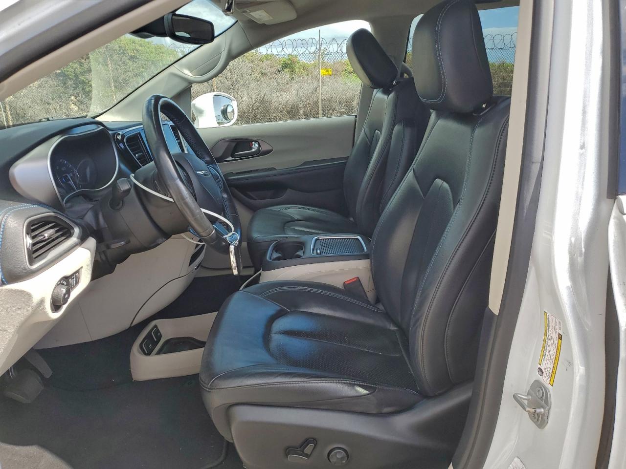 Chrysler Pacifica Touring L