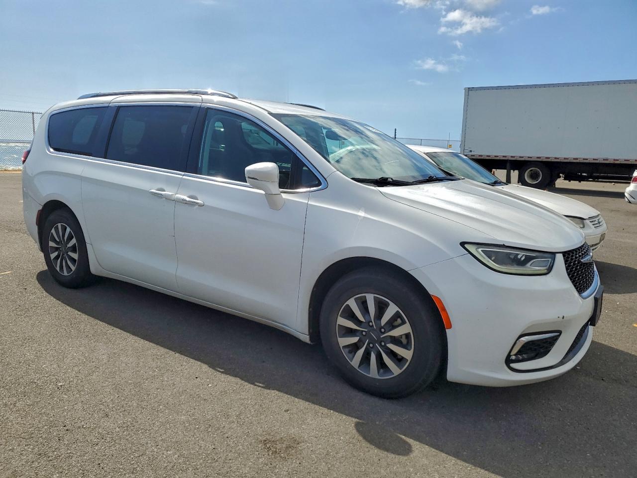 Chrysler Pacifica Touring L