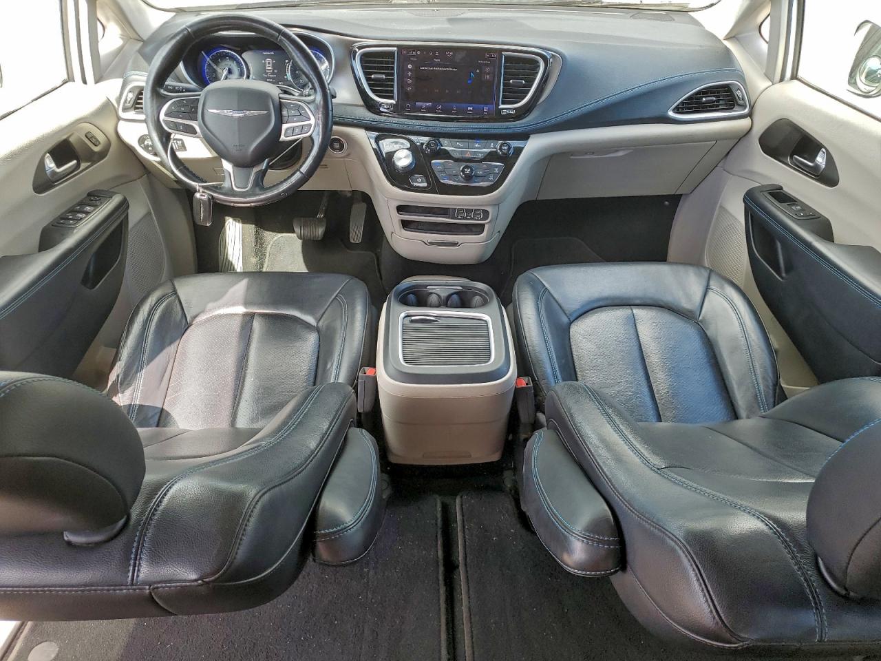 Chrysler Pacifica Touring L