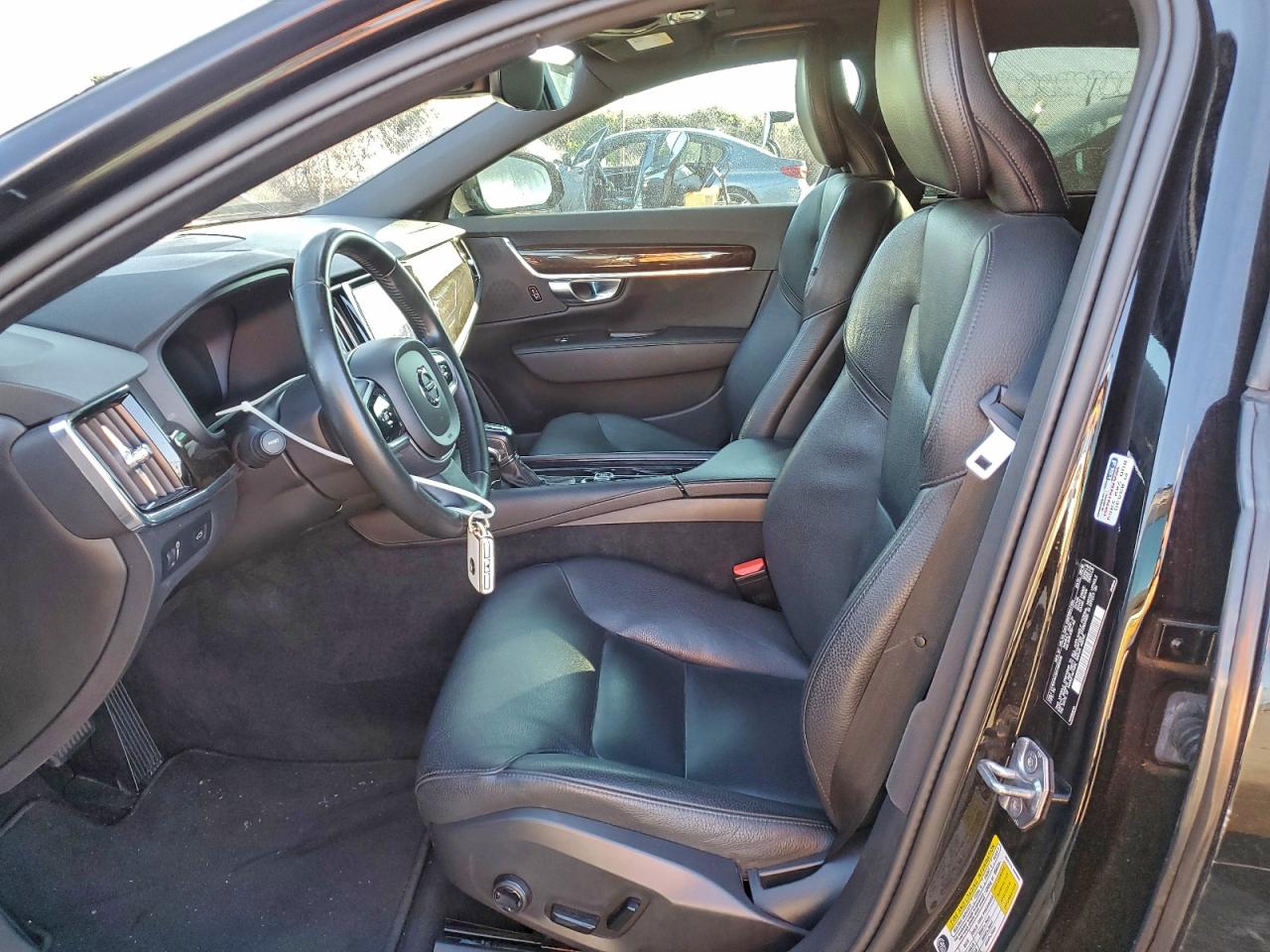 Volvo S90 T5 Momentum