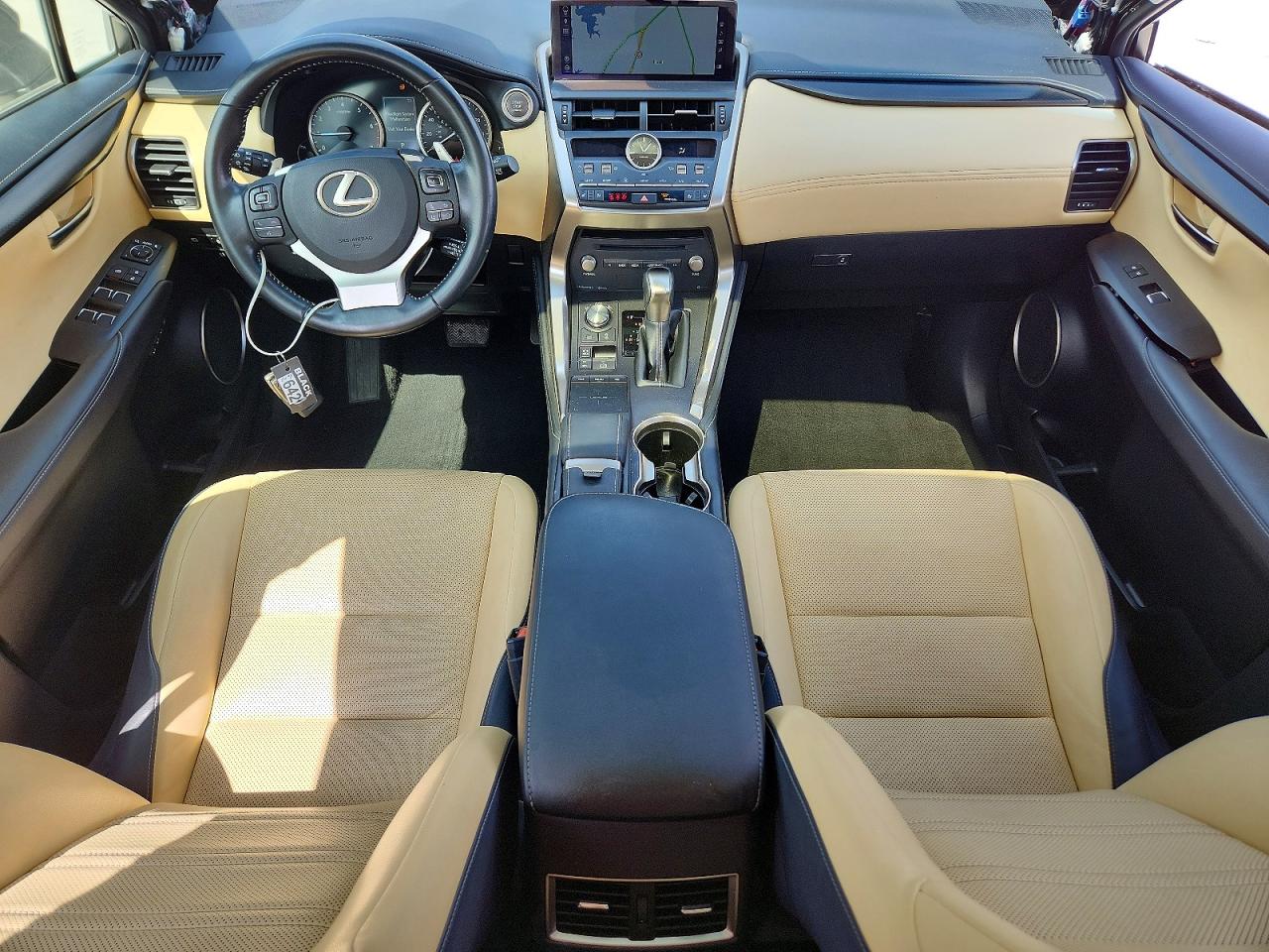 Lexus NX Base