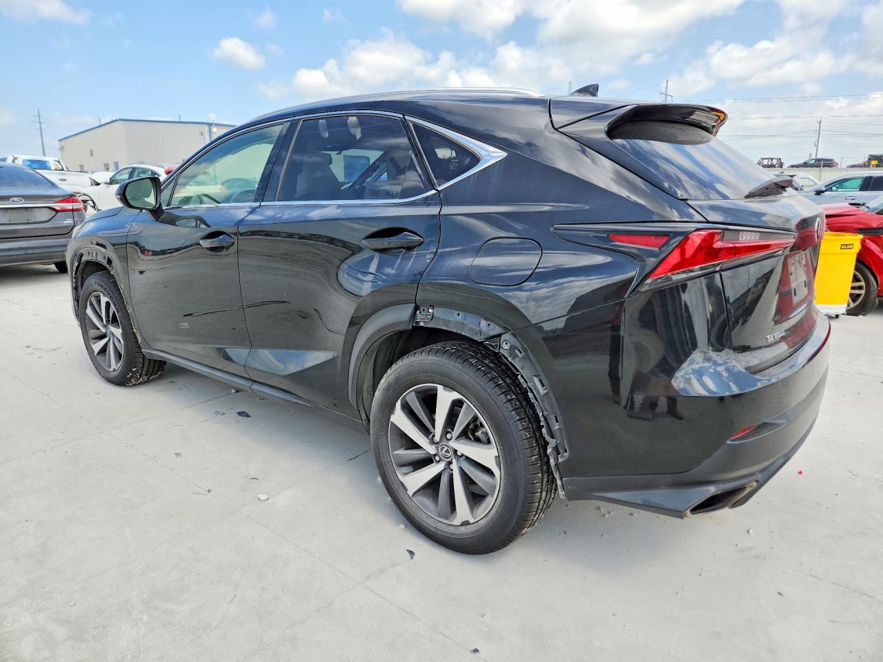 Lexus NX Base