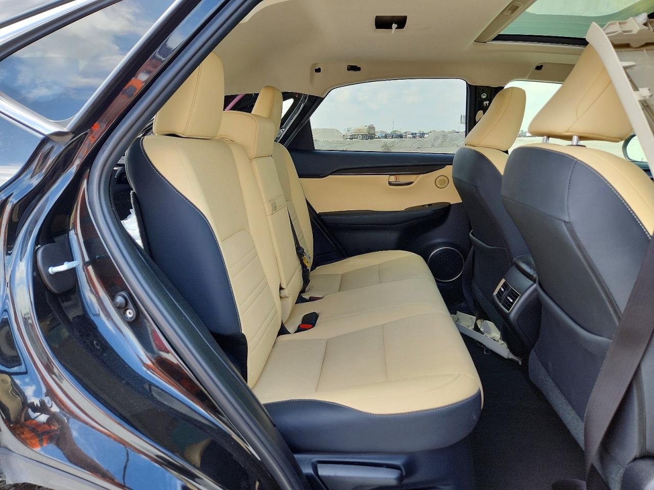 Lexus NX Base