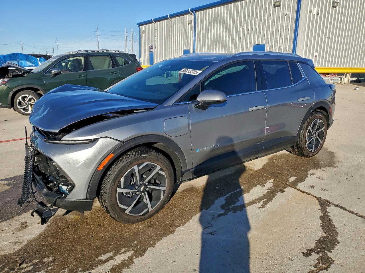 Salvage Chevrolet Equinox Image