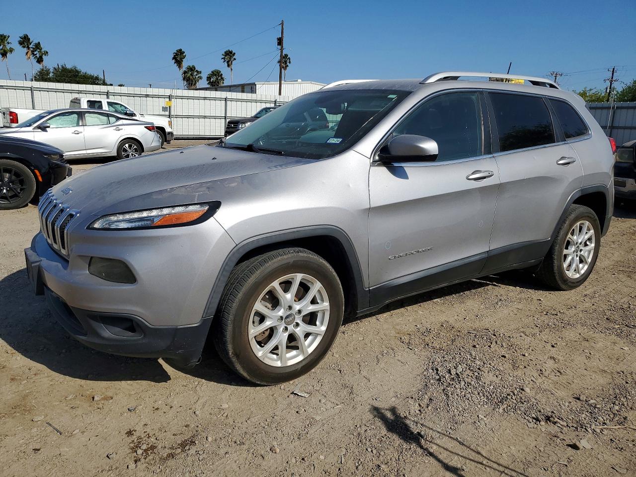 Salvage Jeep Grand Cherokee Image