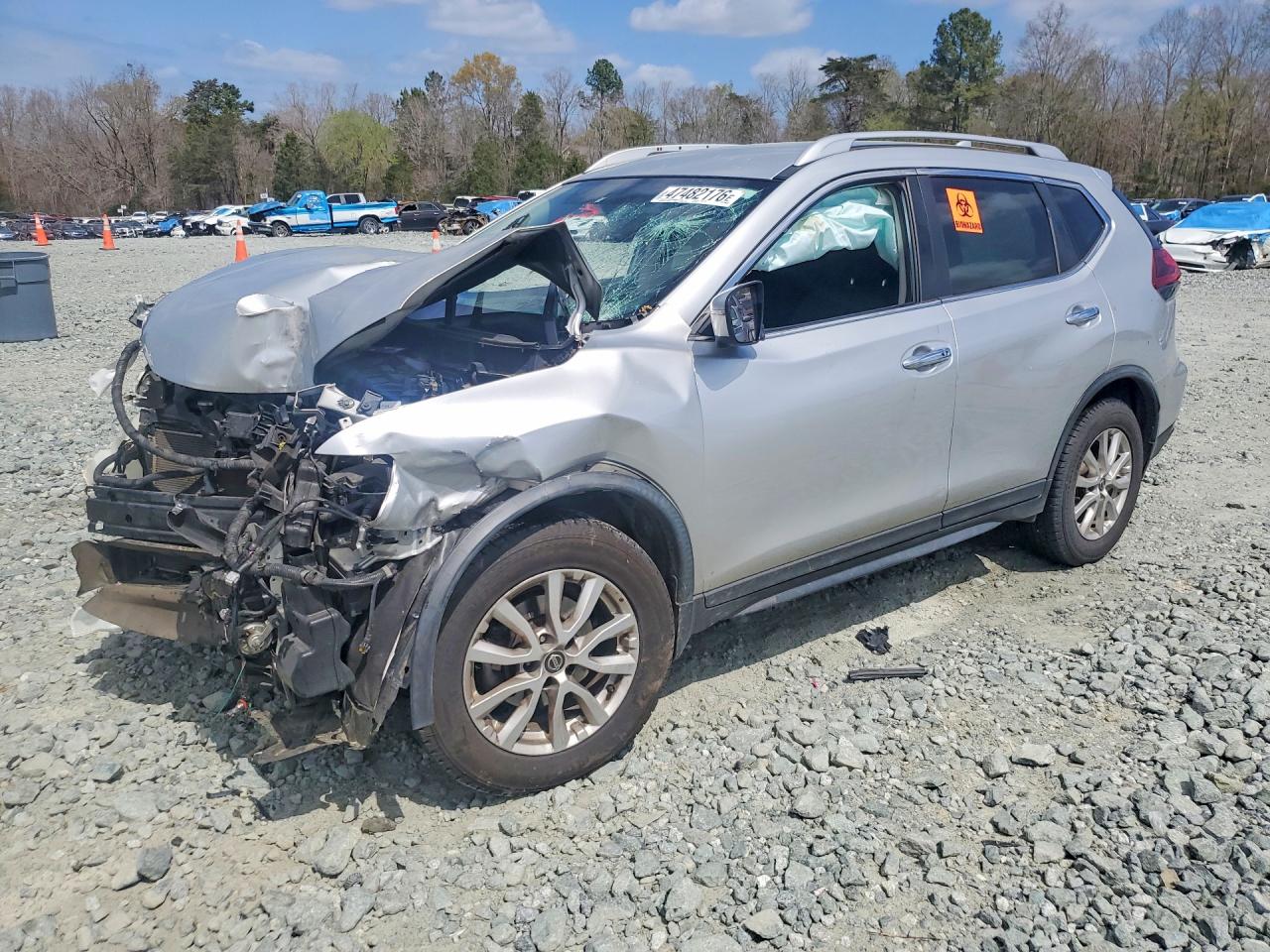 Salvage Nissan Rogue Image
