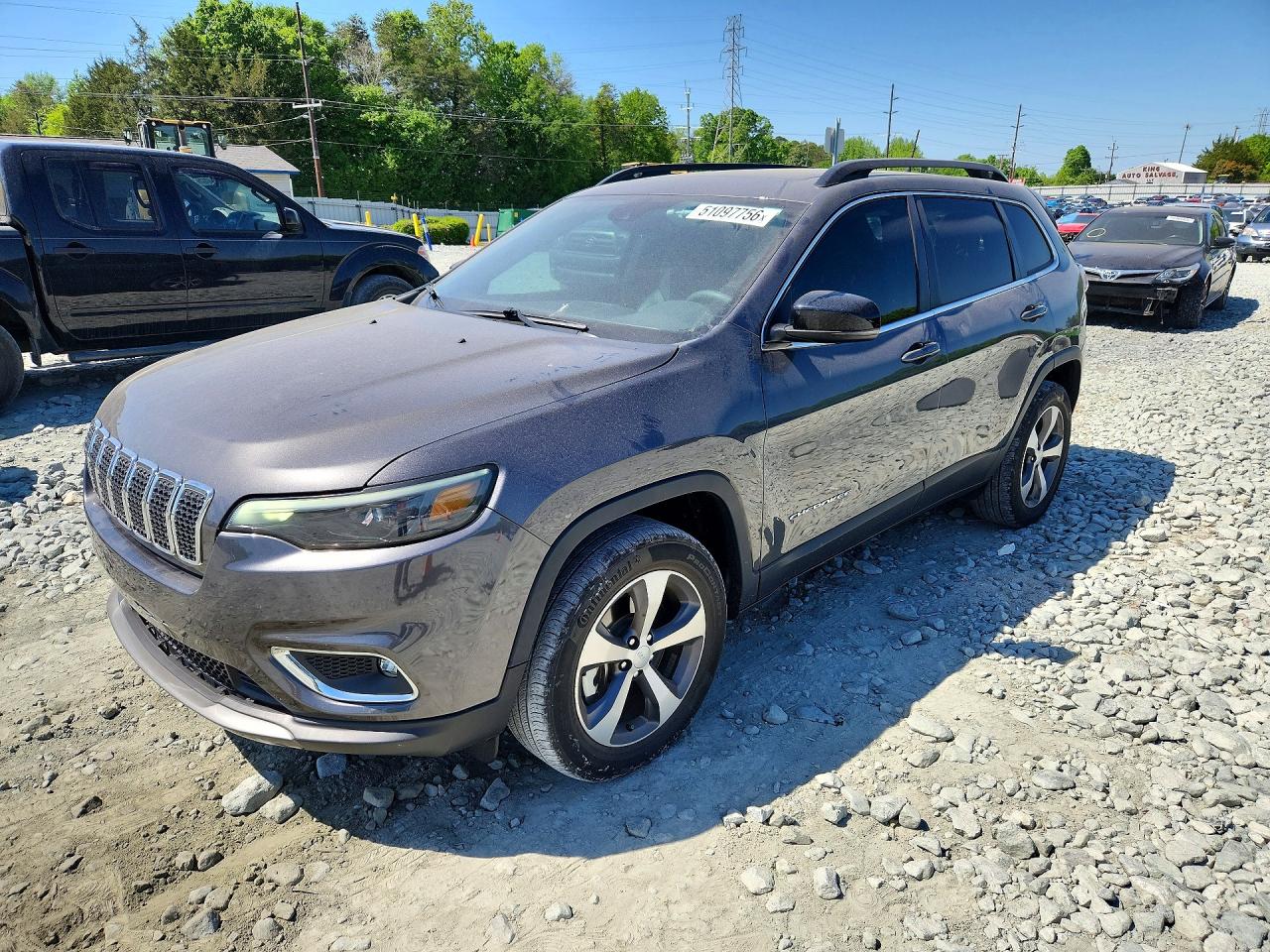 Salvage Jeep Cherokee Image