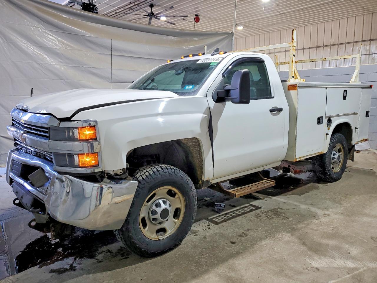 Salvage Chevrolet Silverado Image