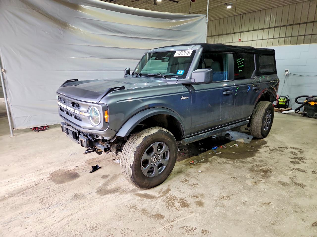 Salvage Ford Bronco Image