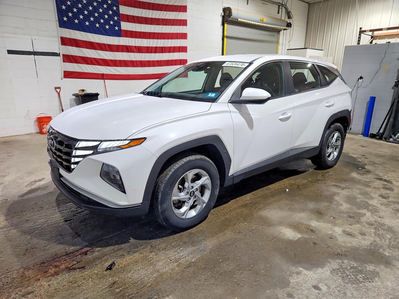 Salvage Hyundai TUCSON Image