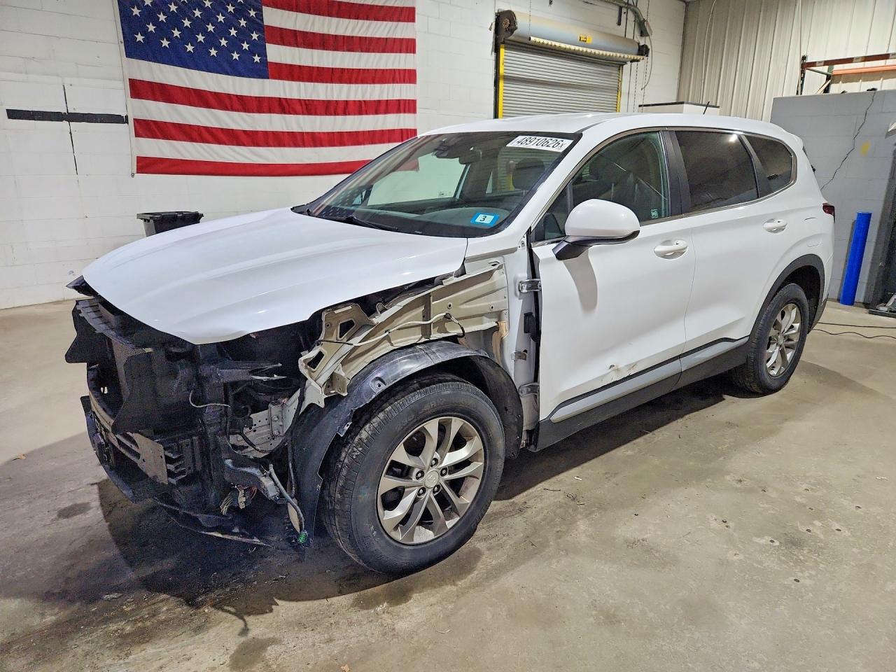Salvage Hyundai SANTA FE Image