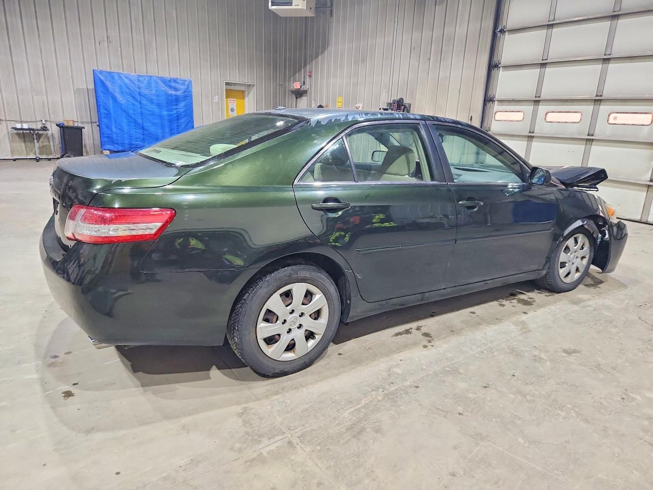 Toyota Camry Le V6