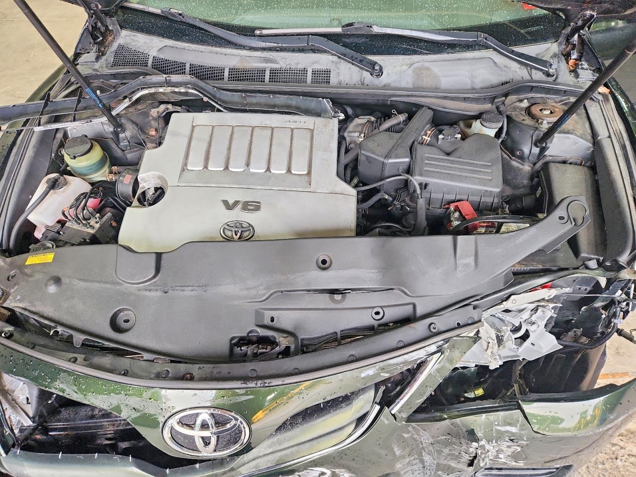 Toyota Camry Le V6