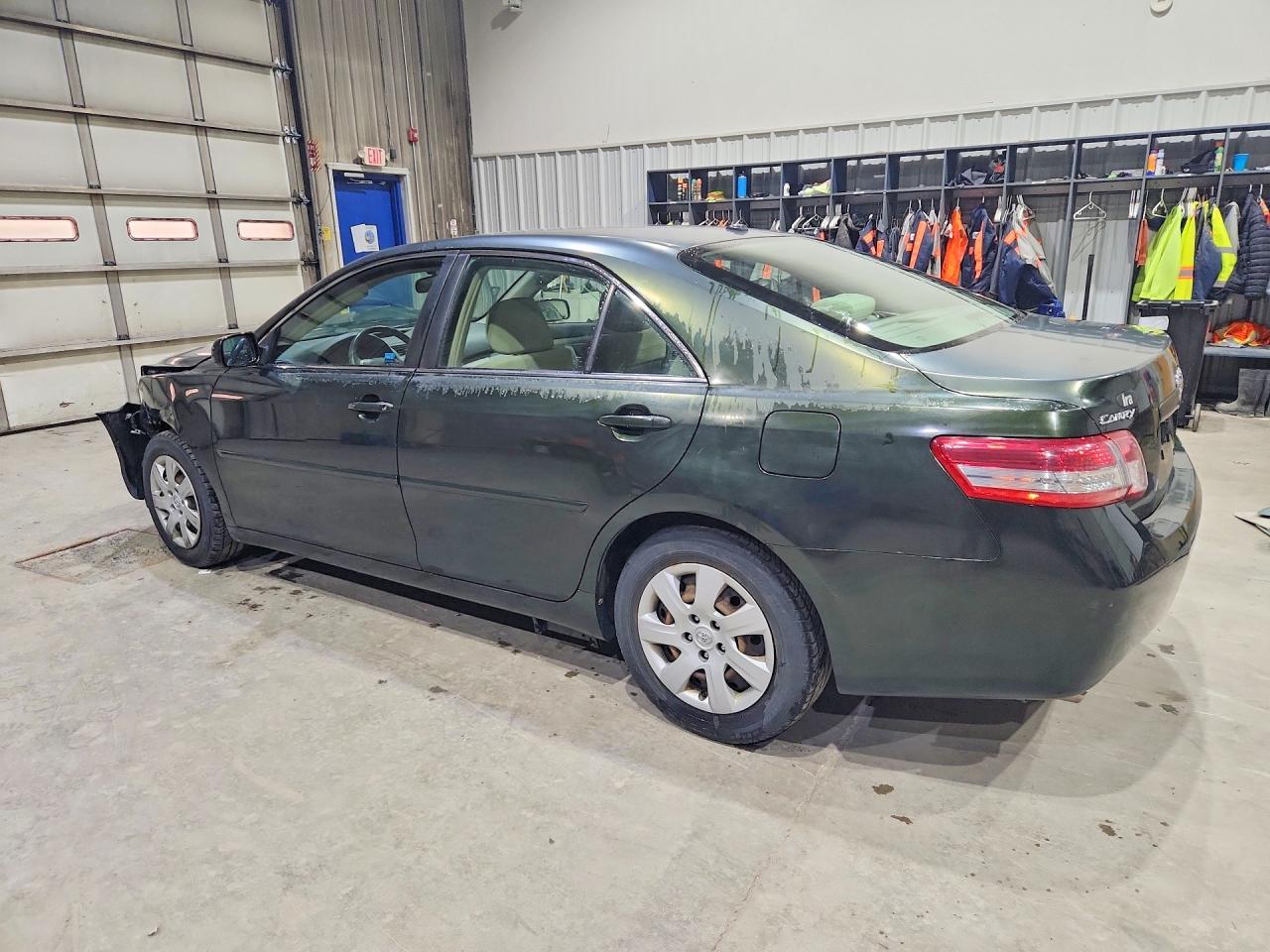 Toyota Camry Le V6