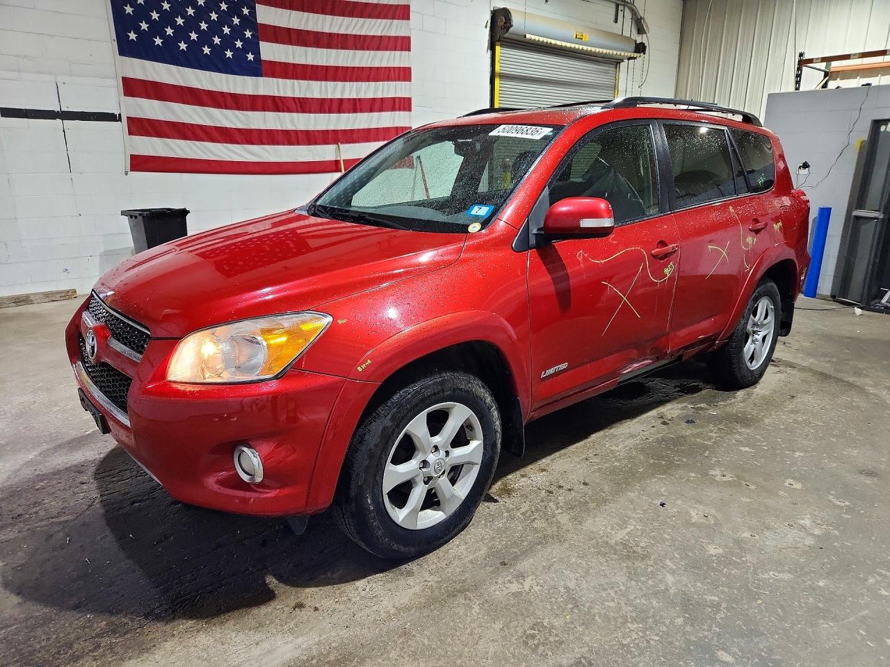 Salvage Toyota RAV4 Image