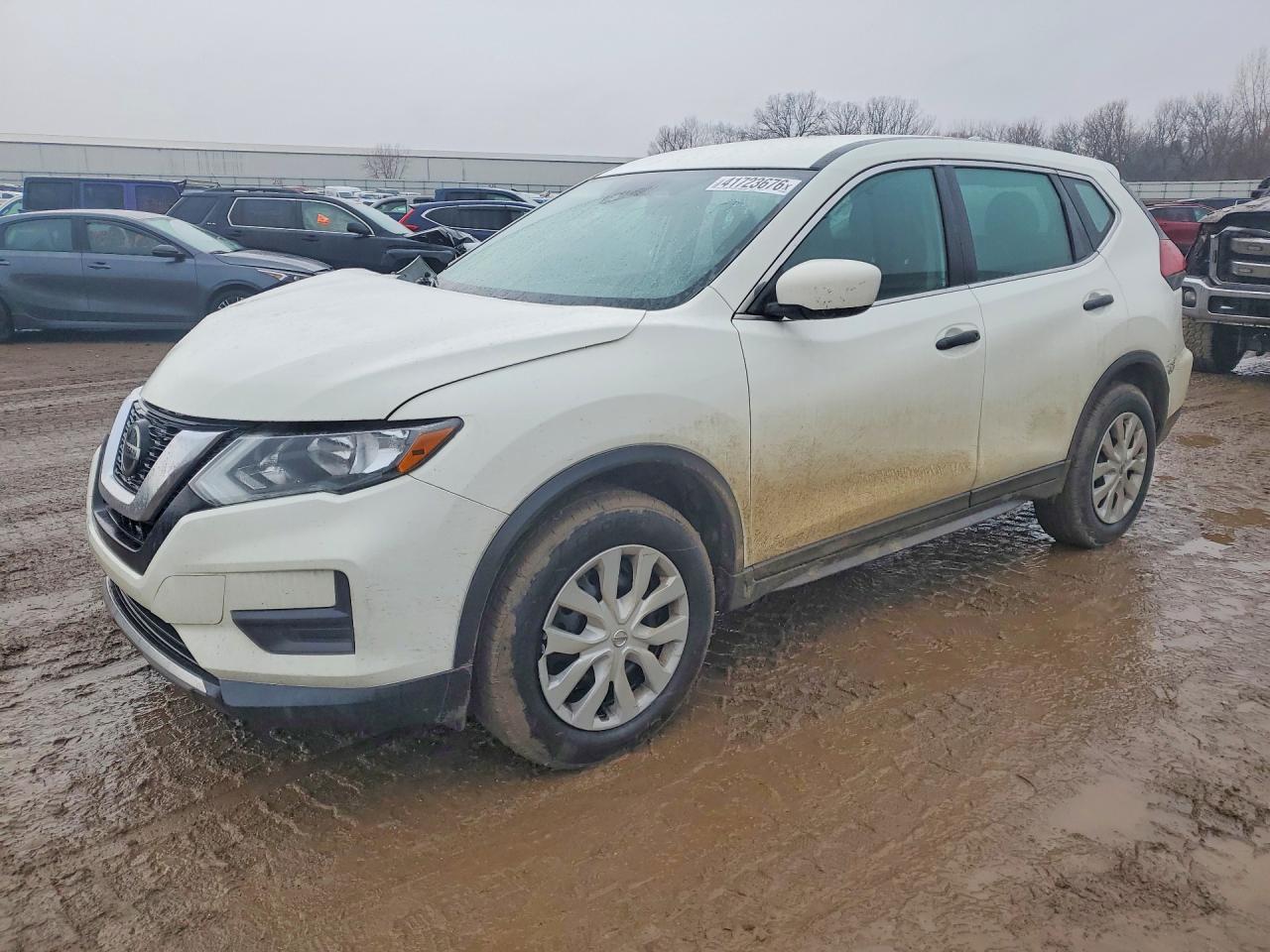 Salvage Nissan Rogue Image