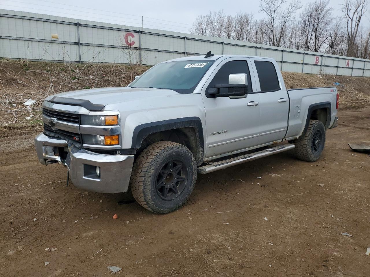 Salvage Chevrolet Silverado Image