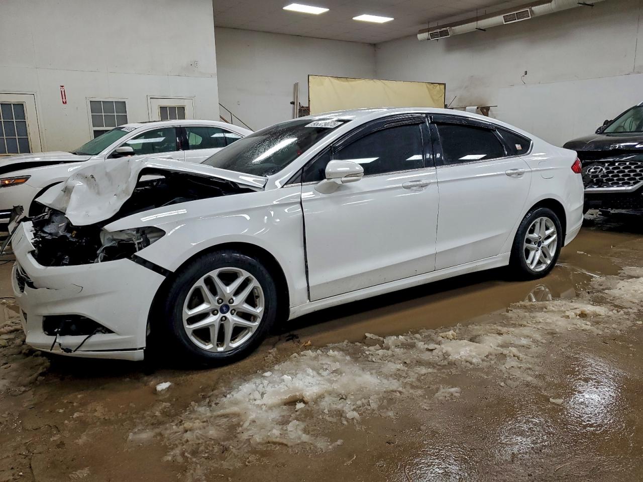 Salvage Ford Fusion Image