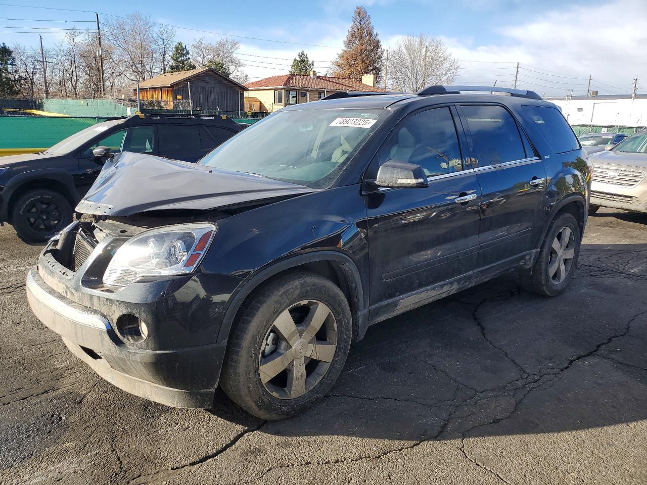 Salvage GMC Acadia Image