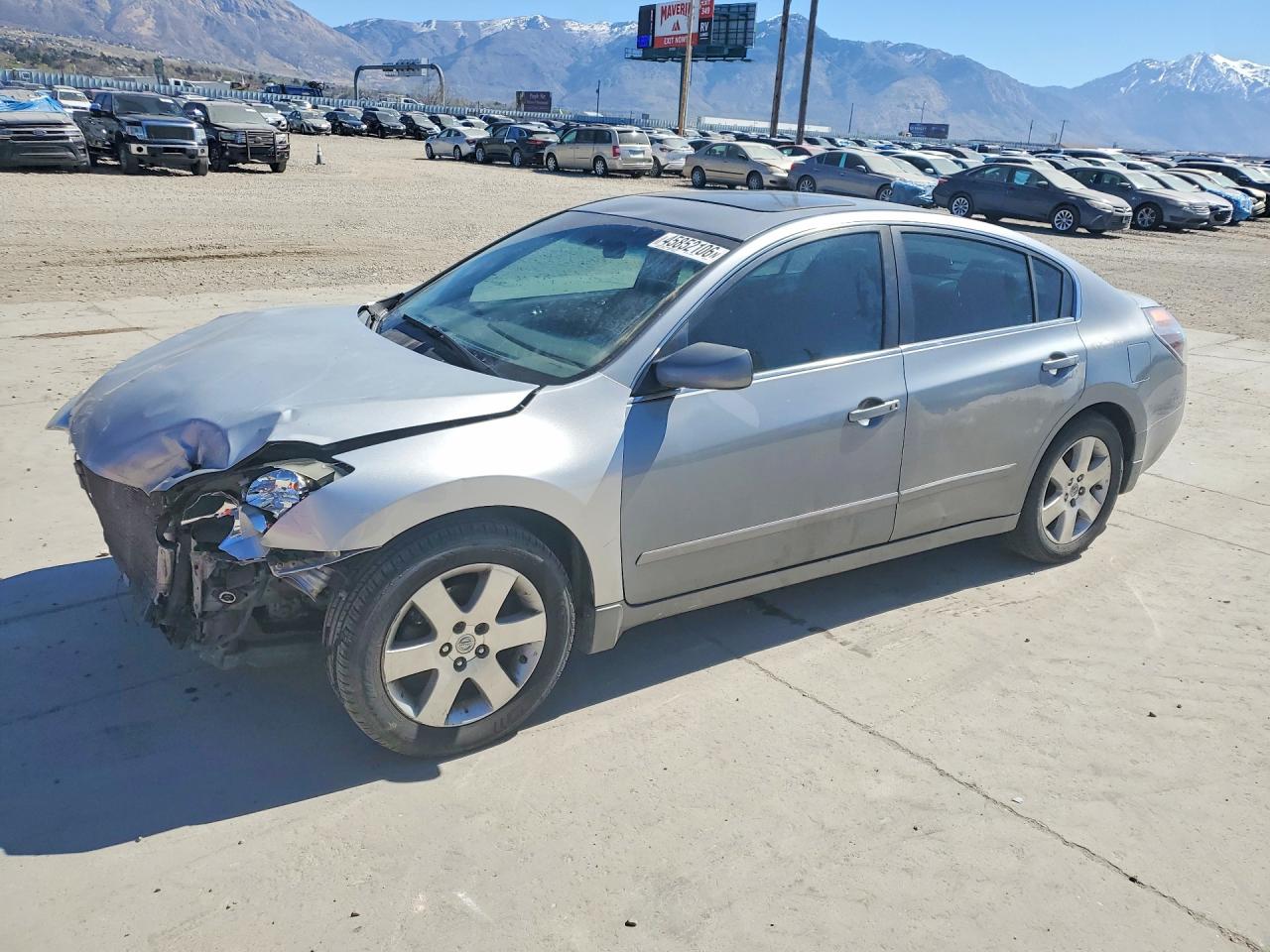 Salvage Nissan Altima Image